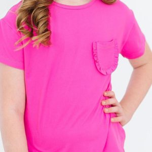 T-Shirt – Knallrosa, Rüschen, Taschen