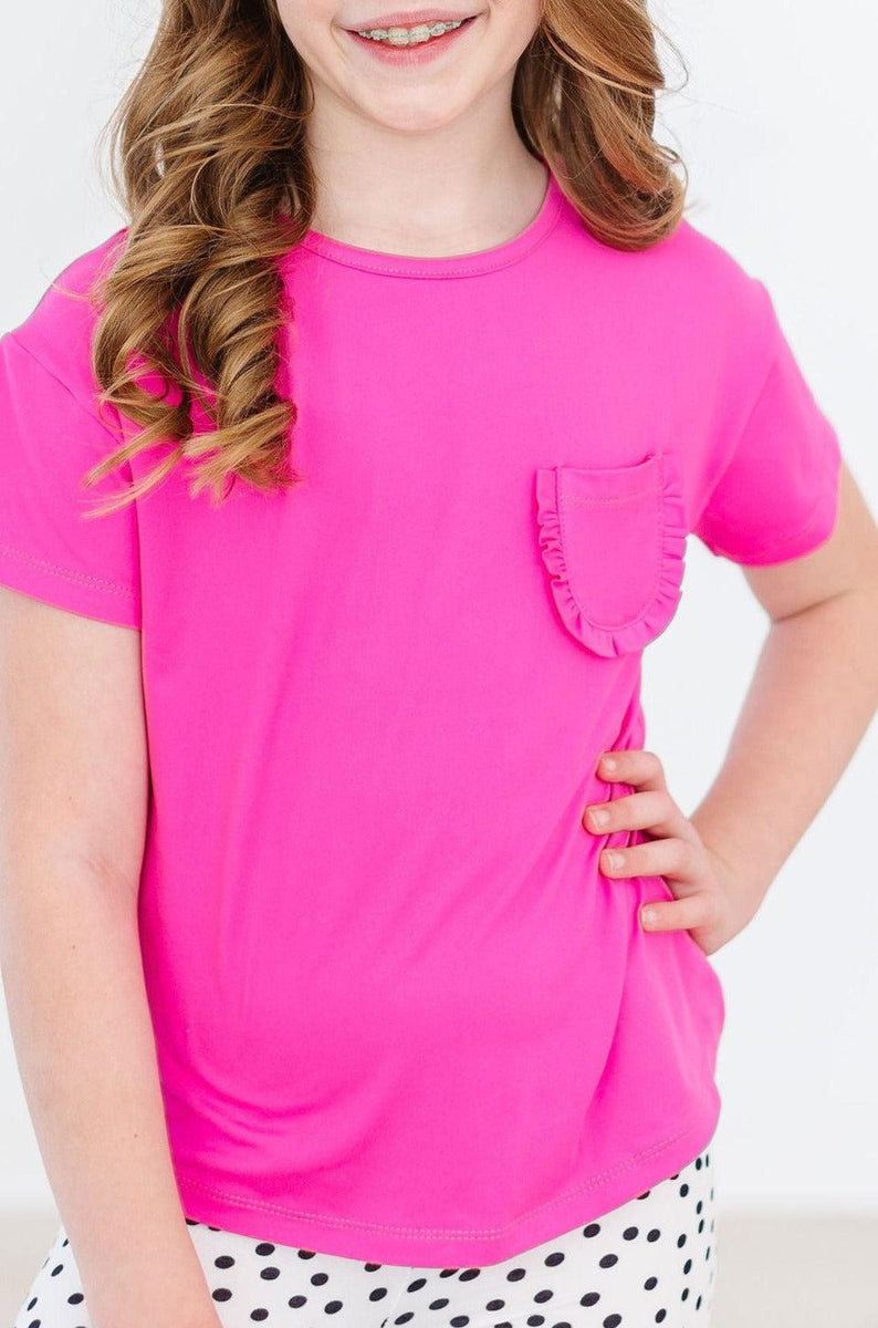 T-Shirt – Knallrosa, Rüschen, Taschen