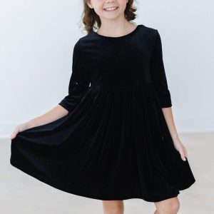 Schwingendes Kleid – Schwarz, Samt