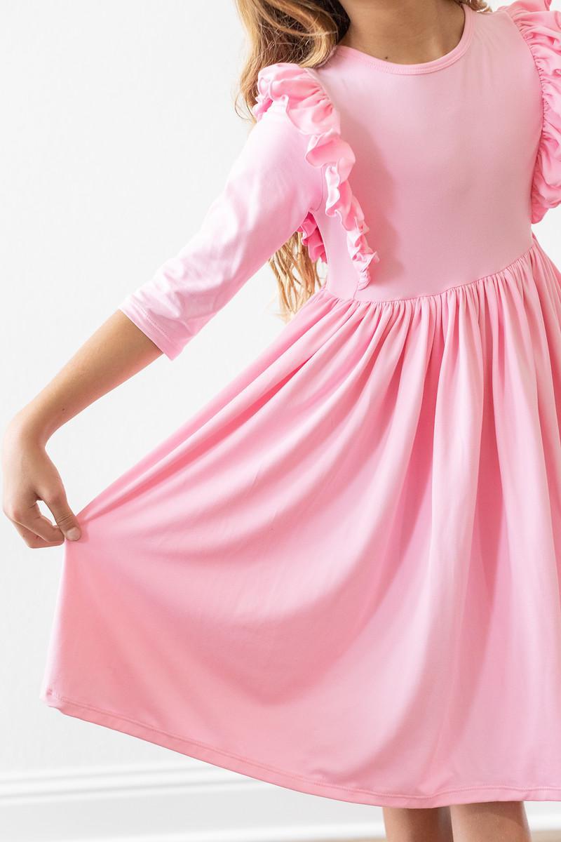 Schwingendes Kleid – Bubblegum-Rosa, Rüschen
