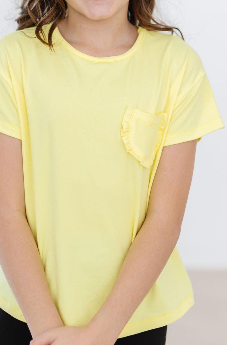 T-Shirt mit gerüschter Tasche – Gelb
