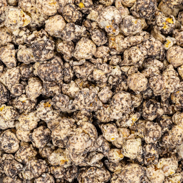 Oreo-Popcorn mit weißer Schokolade