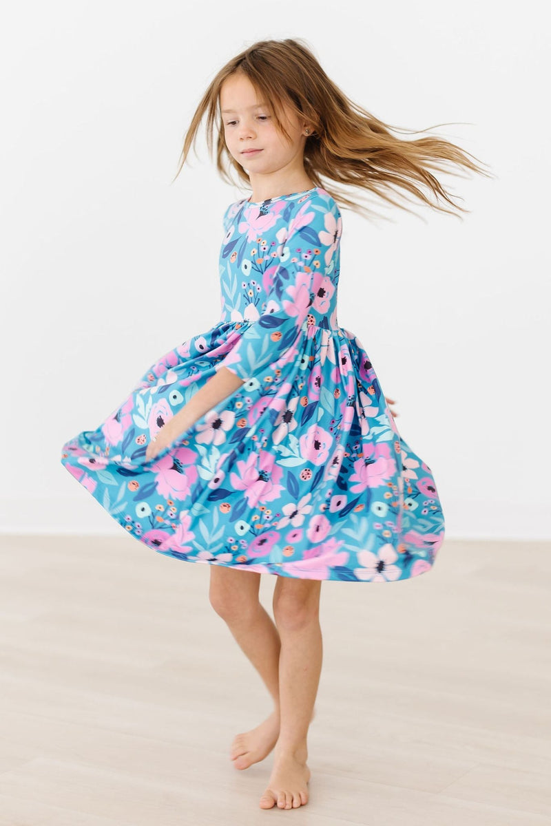 Twirling in Teal Schwingendes Kleid – 3/4-Ärmel