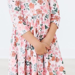 Schwingendes Kleid – Herbst, Blumenmuster, Taschen, 3/4-Ärmel