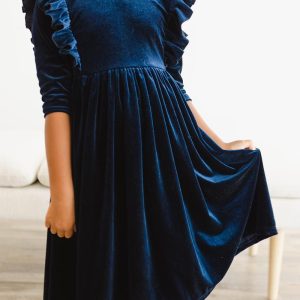 Schwingendes Kleid – Marineblau, Samt, Rüschen