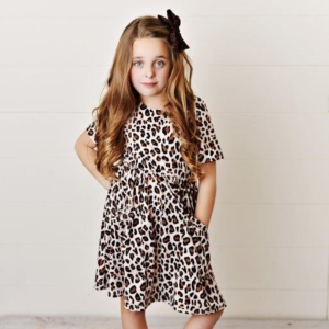 Schwingendes Kleid – Leopardenmotiv