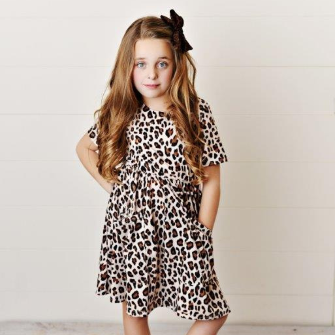Schwingendes Kleid – Leopardenmotiv