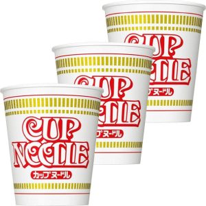 Nissin Instant-Nudeln im Becher mit Sojasaucengeschmack, 3er-Pack