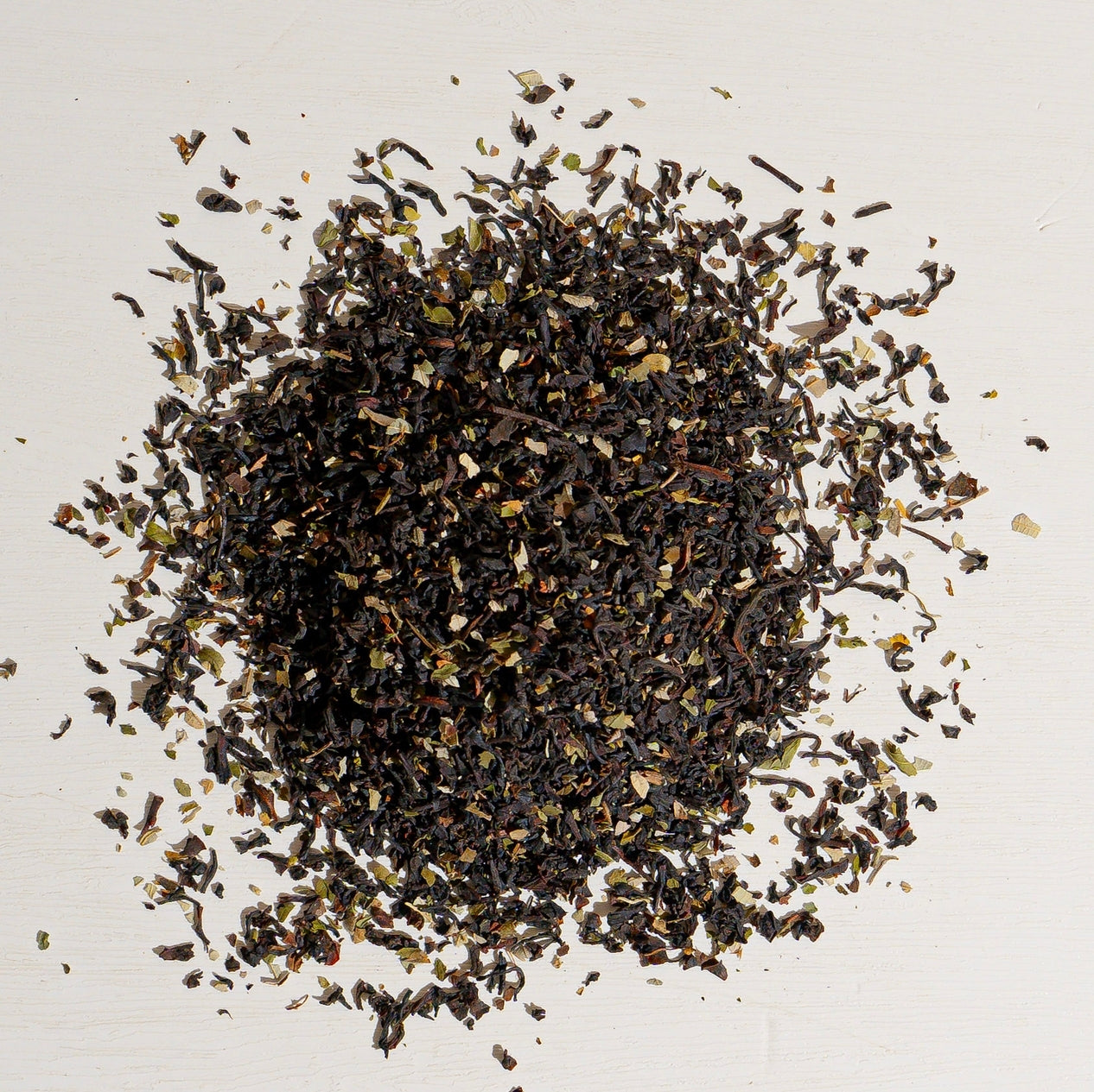 Aromatisierter Schwarztee mit Schokolade und Minze