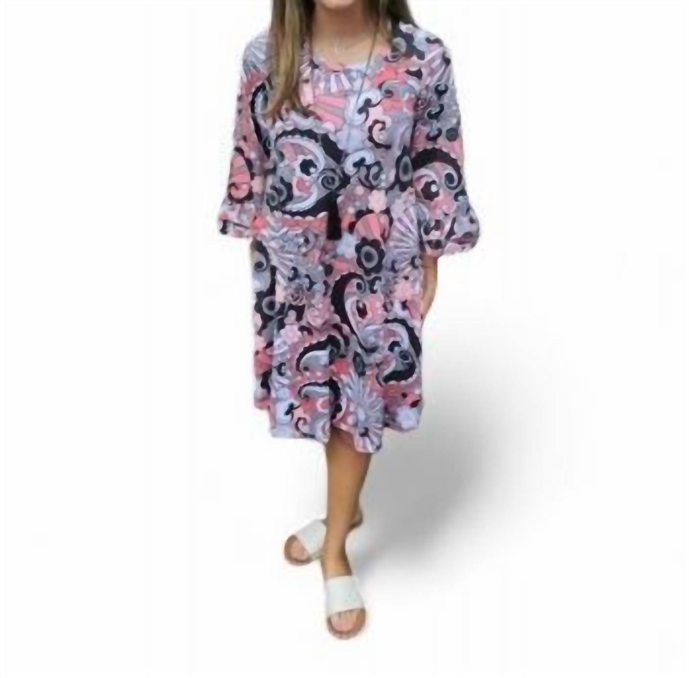 Kleid – Print, ausgestellter Schnitt, Schwarz, Weiß, Korallfarben